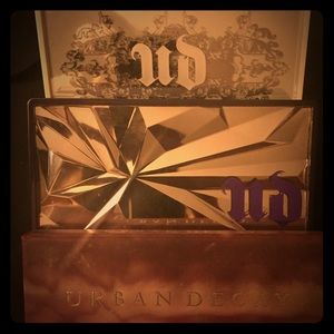 💯Authentic Urban Decay bundle! 💃🏻💃🏻