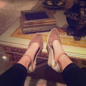 KANNA Wedge closed toe ankle strap Brown suede