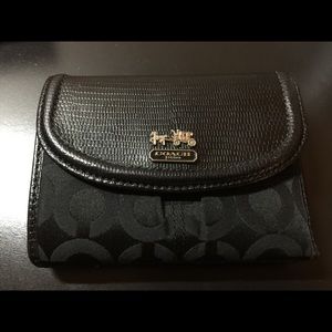 Coach "Madison" wallet 💕