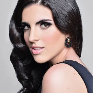 Meet your Posher, Daniela