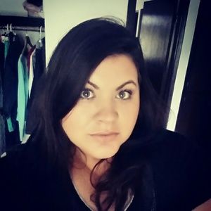 Meet your Posher, Cassandra