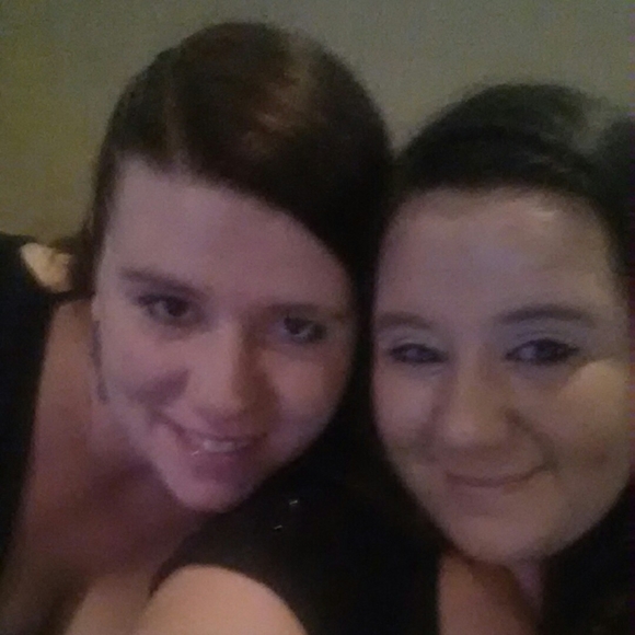 Meet your Posher, Gwen - Picture 1 of 1