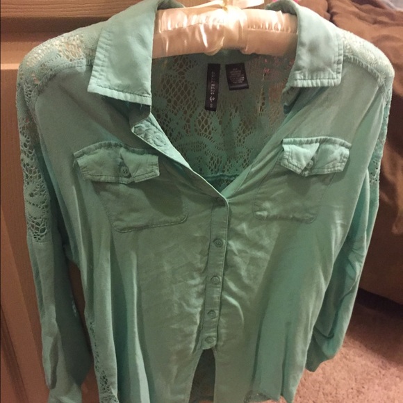 Adorable top from pacsun!