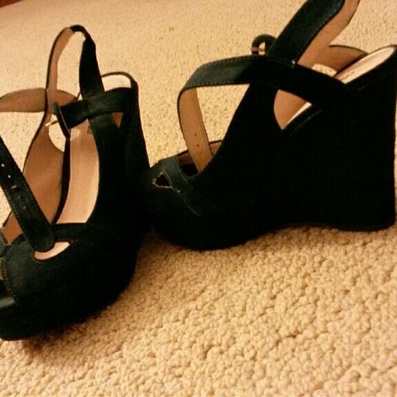 Dark green wedges - Picture 2 of 3