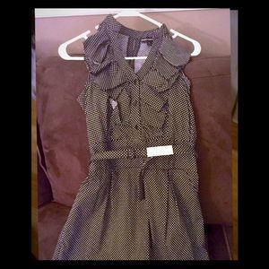 Sleeveless polka dot dress w/ pockets size 6