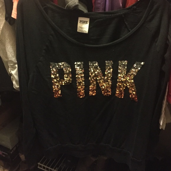VERY CUTE oversized long sleeve VS shirt!