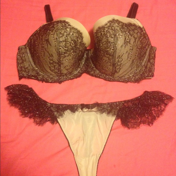 Victoria's Secret Bra and Thong set. 38DD/L