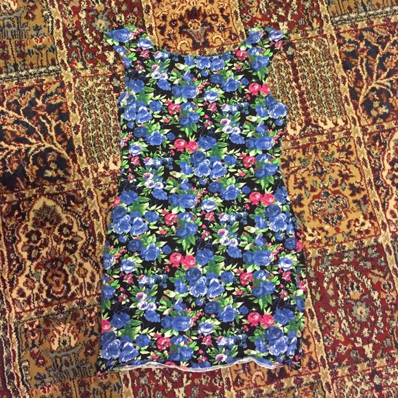 Floral cotton dress size is small