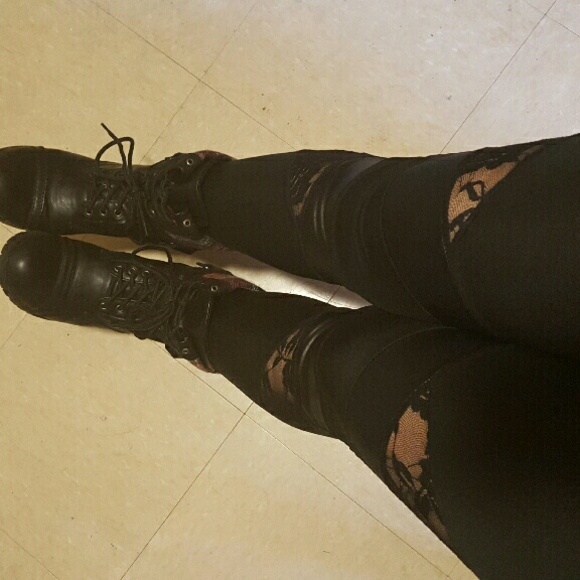 LOVEEE Brand New Cute Leggings Size M