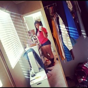 Meet your Posher, Elysa