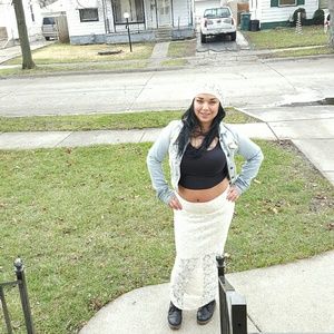 Meet your Posher, Rena