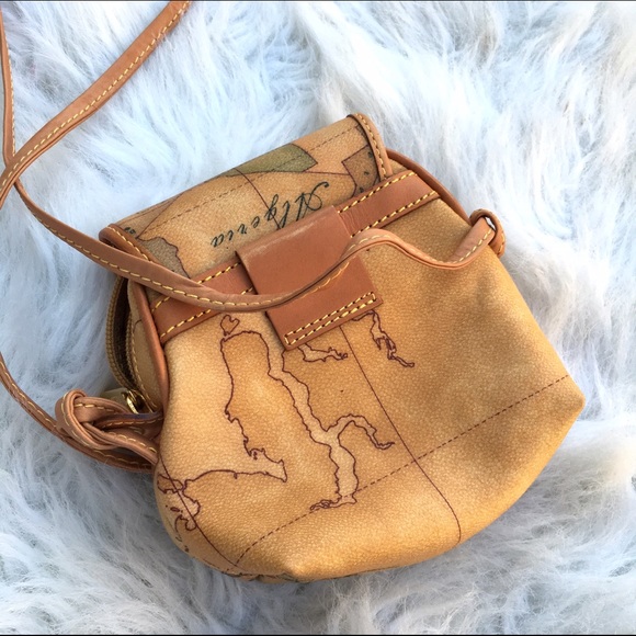 🔴Sold in bundle|Vintage Alviero Martini crossbody - Picture 2 of 4