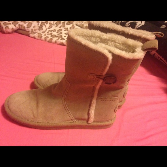 American Eagle Fuzzy boots Size 9 Barely worn!