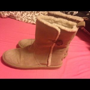 American Eagle Fuzzy boots Size 9 Barely worn!
