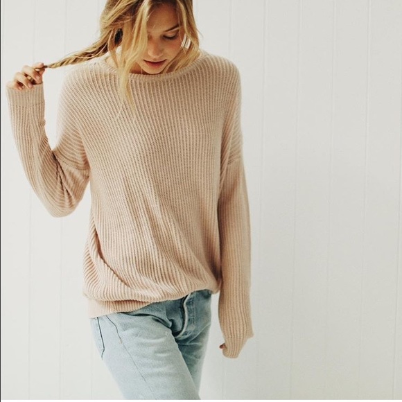 Brandy Melville Sweaters - Bnwt Brandy Melville cream sweater