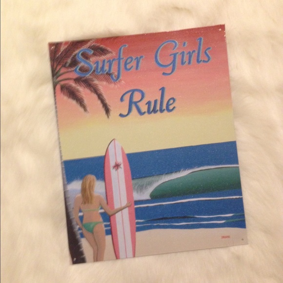 Surfer girls rule wall decor.