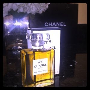 Chanel No 5 perfume .. Brand new with box ✨
