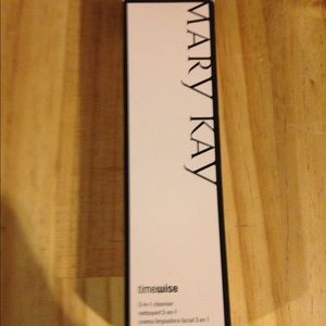 Mary Kay 3 in 1 Cleanser