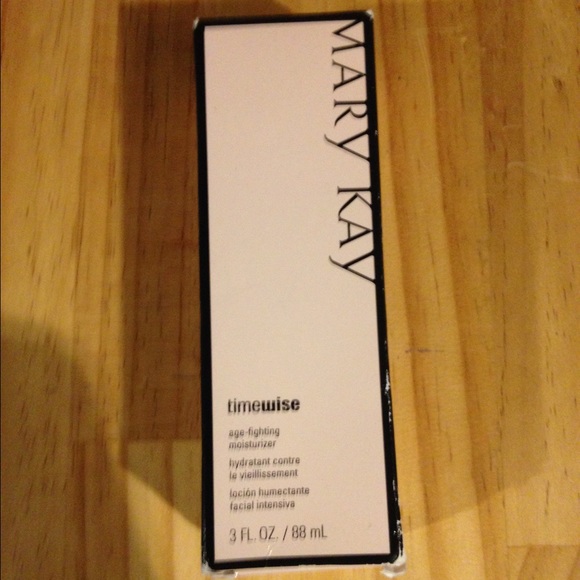 Mary Kay Timewise Age Fighting Moisturizer