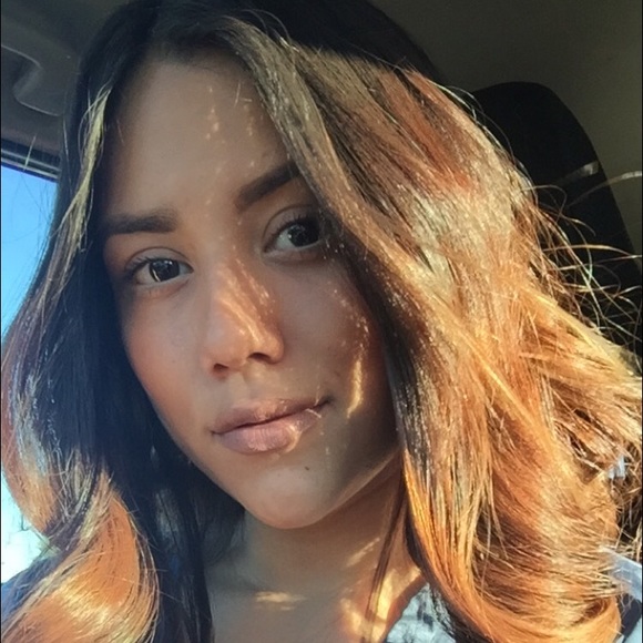 Meet your Posher, Deyanira - Picture 3 of 3