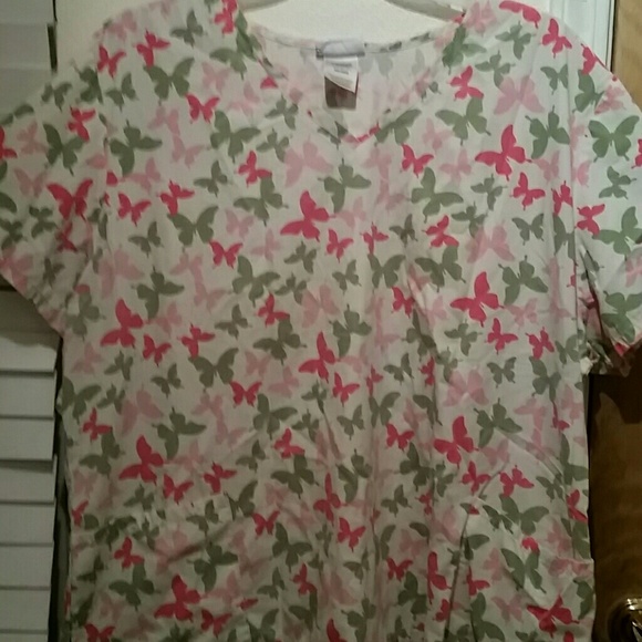 Women's plus size butterfly scrub top.