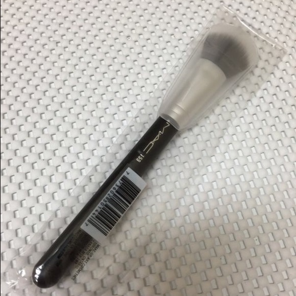 Mac Brush number 159 - Picture 4 of 4