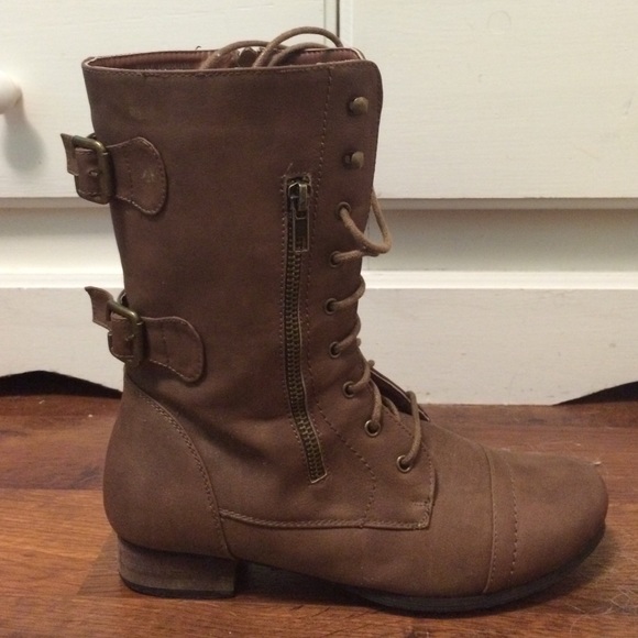 Combat boots!(: - Picture 2 of 4