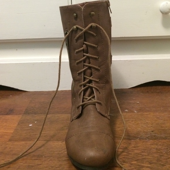 Combat boots!(: - Picture 3 of 4