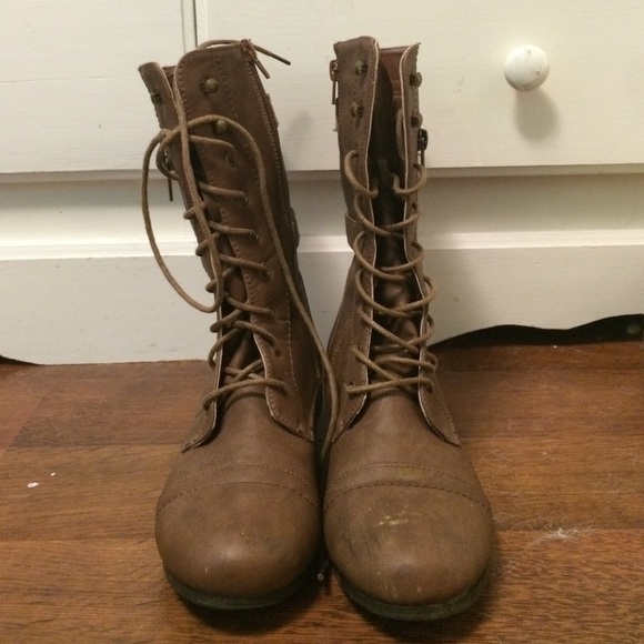 Combat boots!(: - Picture 4 of 4
