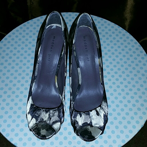 Madden girl gathered open toe pumps