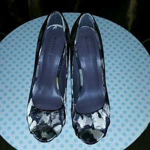 Madden girl gathered open toe pumps