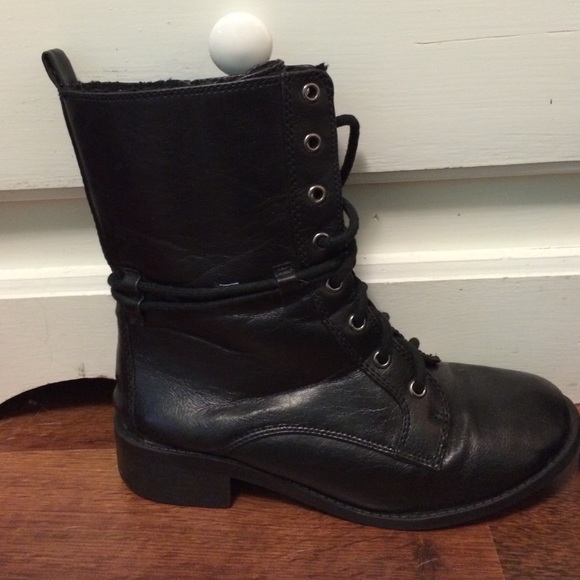 Black combat boots!(: - Picture 3 of 3