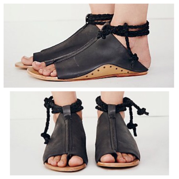 BLACK FLATS FREE PEOPLE BNIB Ballet Flats - Picture 2 of 4