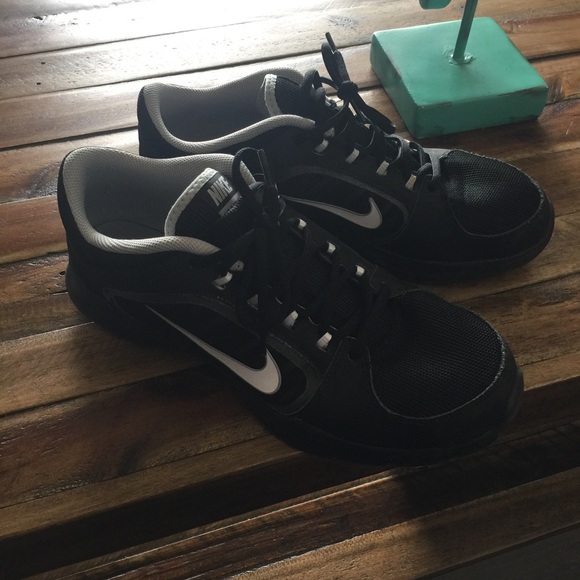 Nike performance running shoes size 11 wide - Picture 2 of 3