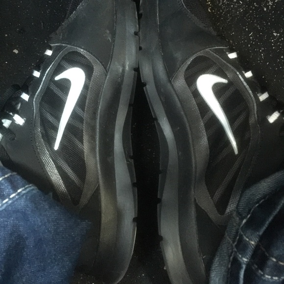 Nike performance running shoes size 11 wide - Picture 3 of 3