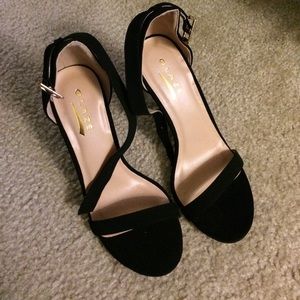 NWOT black strappy heels