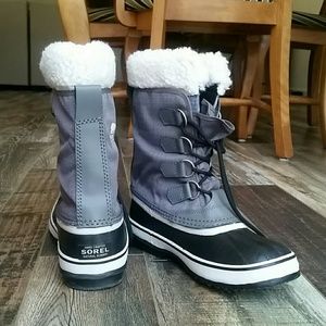 Sorel Carnival snowboot women's 7.5 or 8, like new
