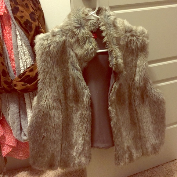 Elle Fur Vest