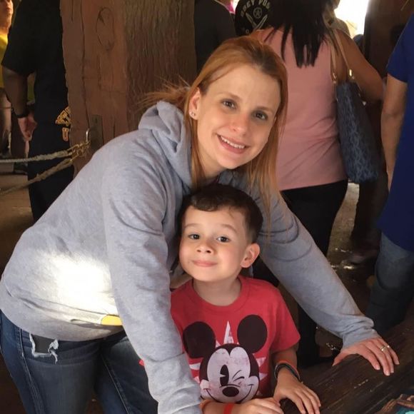 Meet your Posher, Danielle - Picture 1 of 1