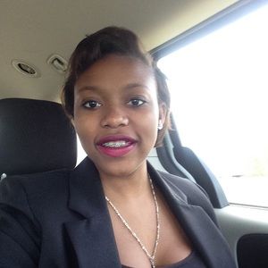 Meet your Posher, Adrianna