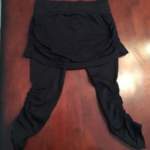 Athleta NWOT. Black X small yoga leggings 2 in 1