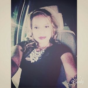 Meet your Posher, Desiree