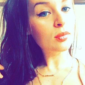 Meet your Posher, Veronica