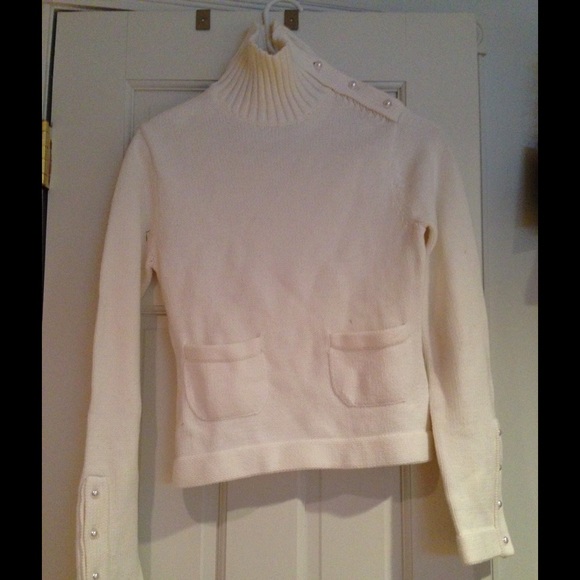 Winter white mock neck sweater moda international