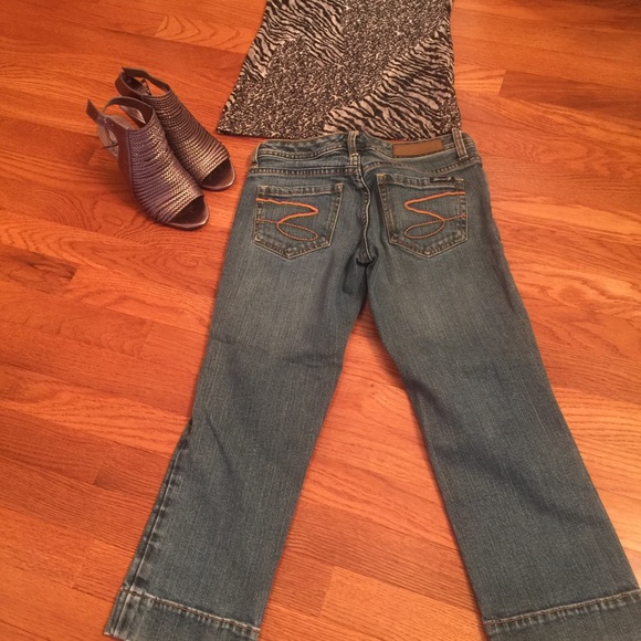 SOLD Seven Capri jeans. Gorgeous size 25