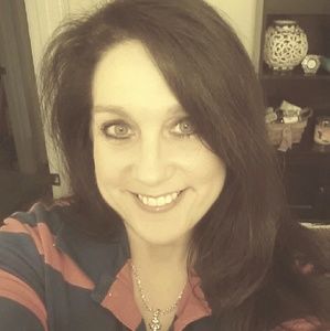 Meet your Posher, Yvette