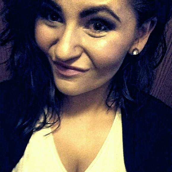 Meet your Posher, Sara - Picture 1 of 1