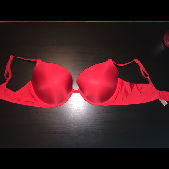 VS red bra