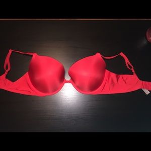 VS red bra