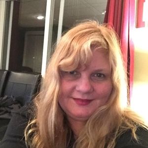 Meet your Posher, Carolyn